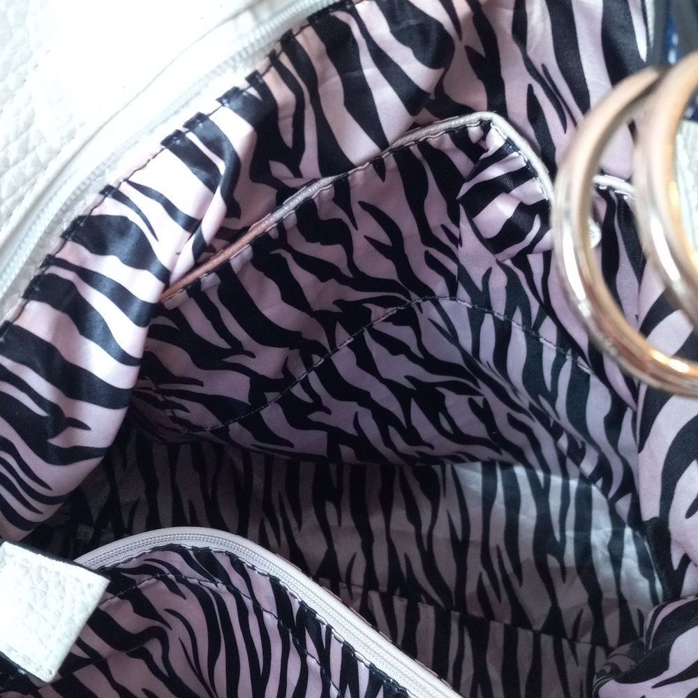 Beautiful Unbranded Shoulder Purse - Picture 9 of 11